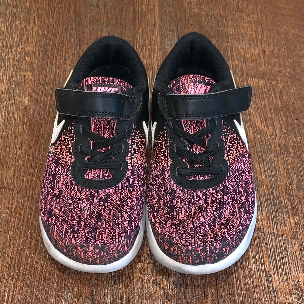 Nike girl shoes. Size 13.5. Pink & black